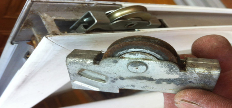 screen door roller repair in Valle Vista